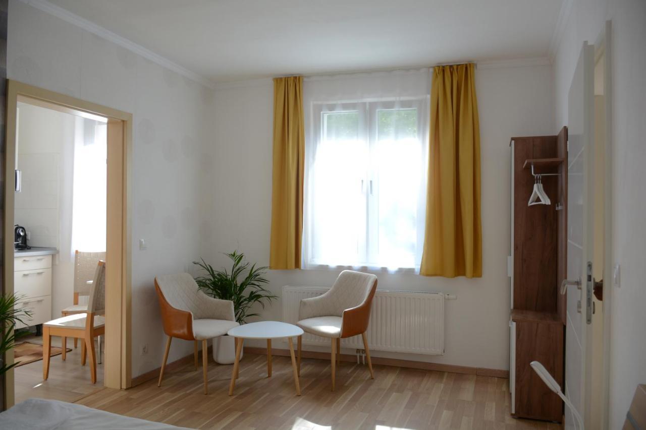 Gaestehaus Coco Krems an der Donau Esterno foto
